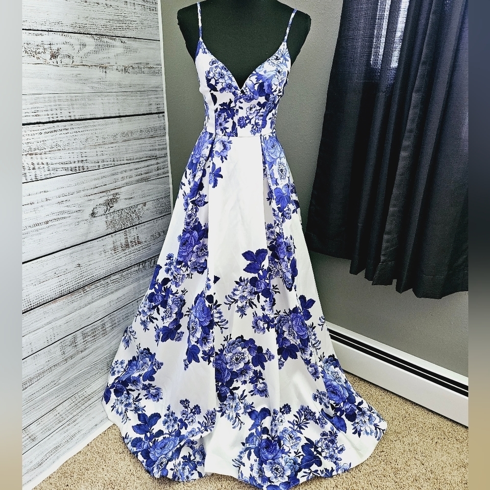 Stunning Windsor Floral Dress/ Gown - Picture 1 of 15